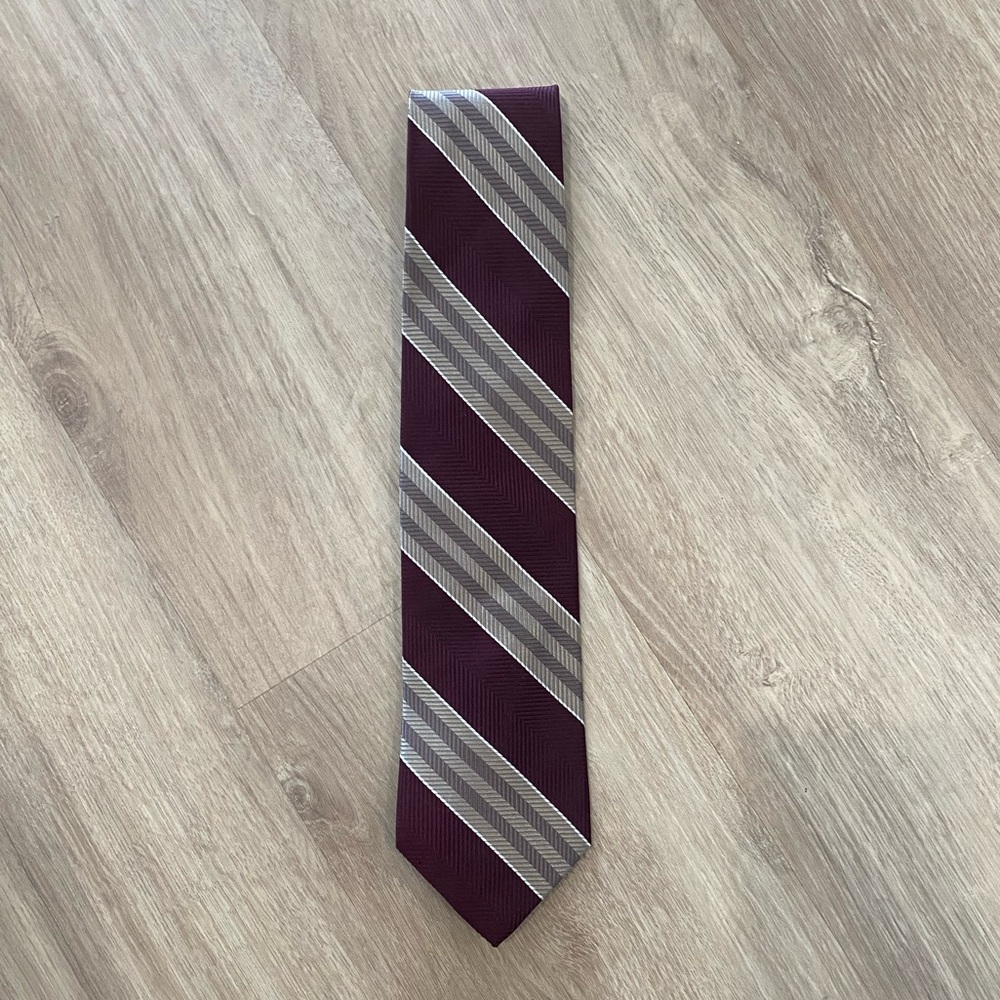 JoS. A. Bank silk tie